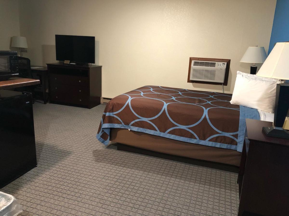 Amerivu Inn & Suites 오 클레어 외부 사진