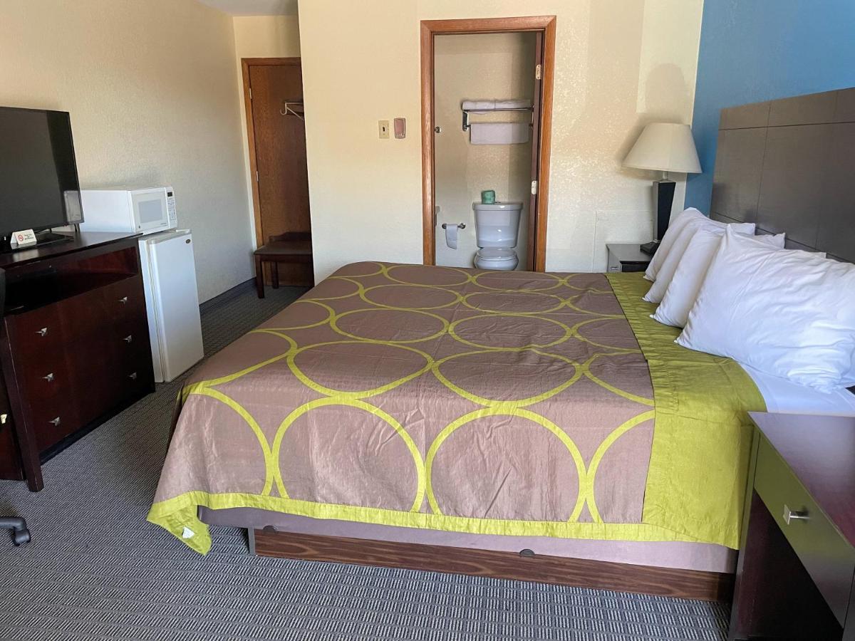 Amerivu Inn & Suites 오 클레어 외부 사진